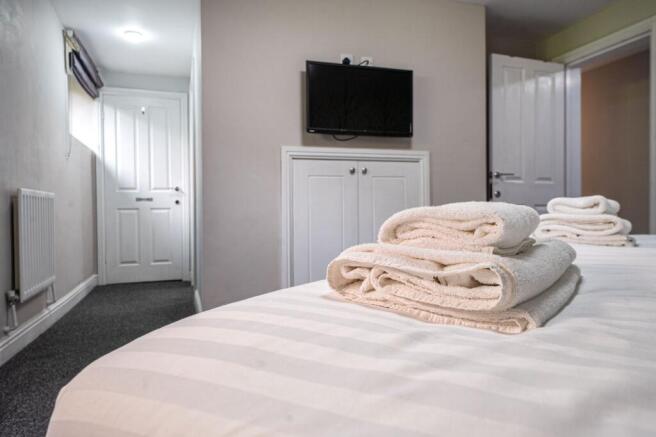 3 bed Apartment for sale Image 7