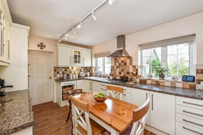 Kitchen/Breakfast Room