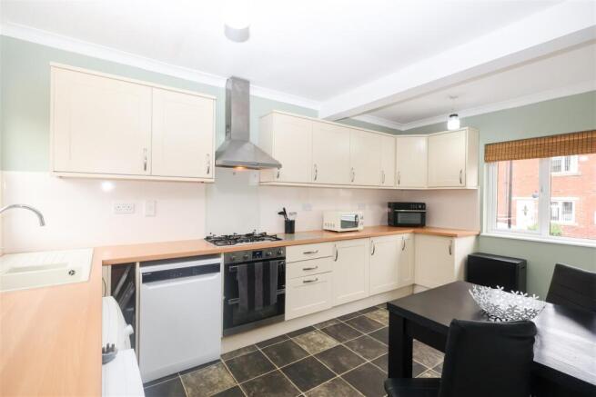 3 bed Terraced for sale Image 6