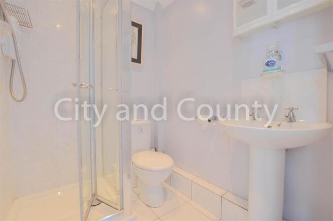 ensuite.jpg