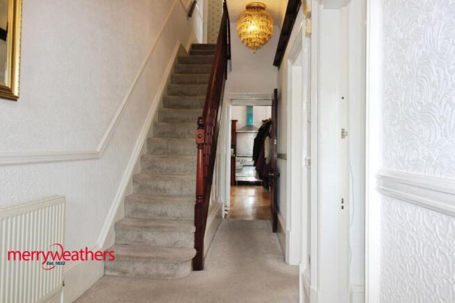 4 bed Semi-Detached for sale Image 5