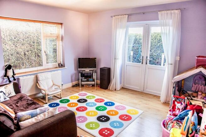 Living Room/ 2nd Recep Room
