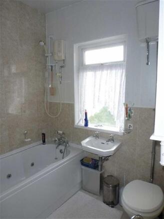 BATHROOM/WC
