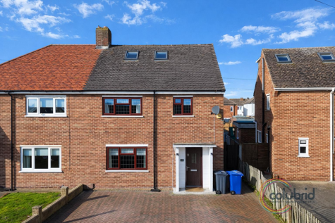 Hall Crescent, Aveley, South Ockendon