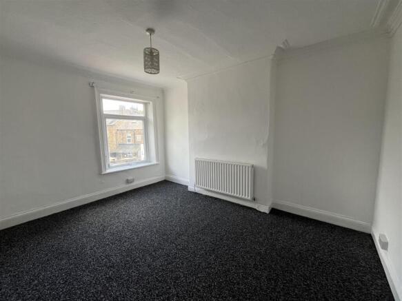 2 bed Flat to rent Image 5