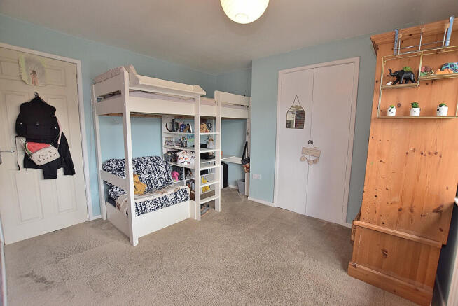 3 bed Terraced for sale Image 12