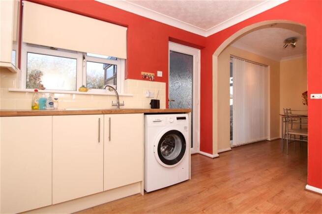 Fitted Kitchen (2nd Pic)