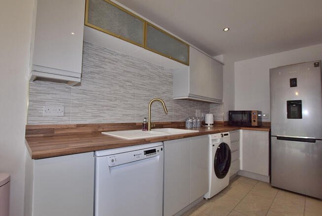4 bed Detached for sale Image 7