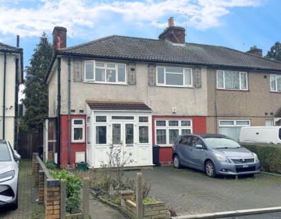 Gaysham Avenue, Gants Hill, IG2