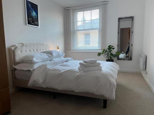 Bedroom 1.jpg