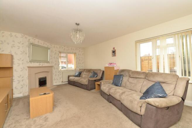 Peckham Avenue, New Milton, Hampshire, BH25 photo 4