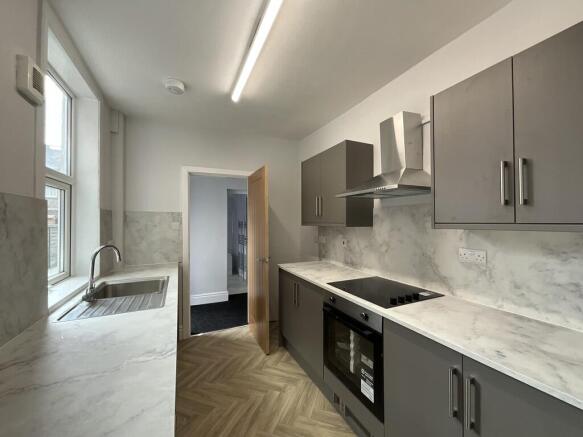 3 bed Terraced to rent Image 4