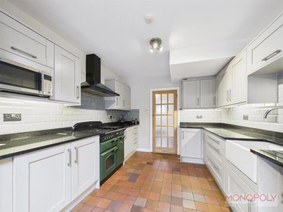 KITCHEN/BREAKFAST ROOM