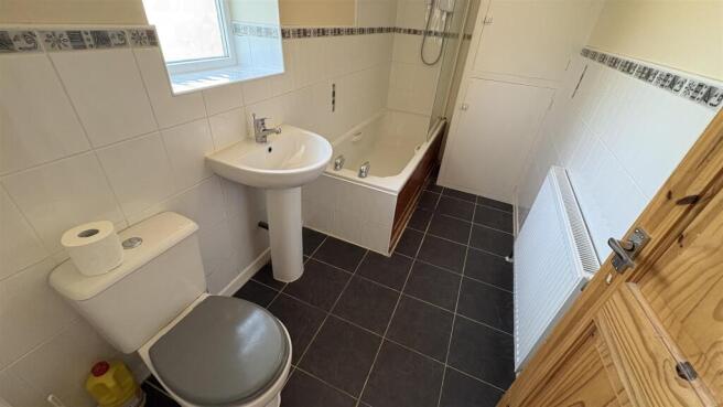 1 bed Town House to rent Image 6
