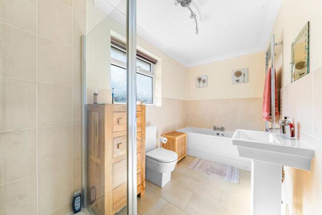 4 bed Detached for sale Image 10