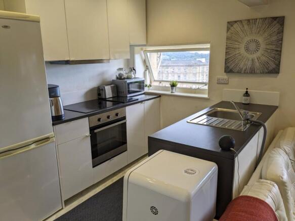 1 bed Apartment to rent Image 4