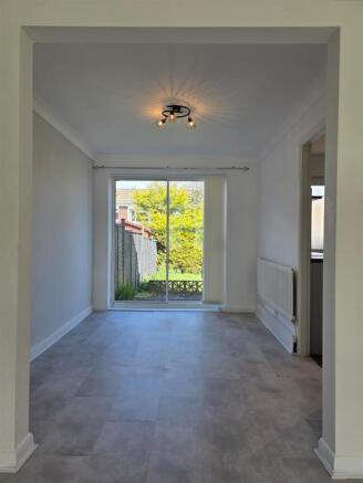 3 bed Semi-Detached to rent Image 6