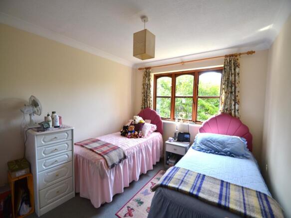 DOUBLE BEDROOM