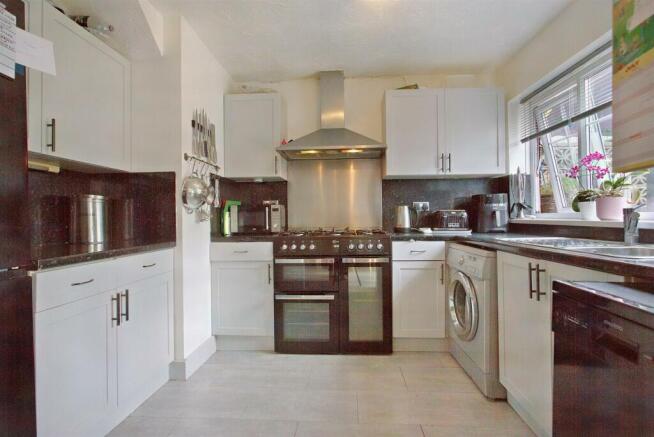 8563249-interior10-800.JPG