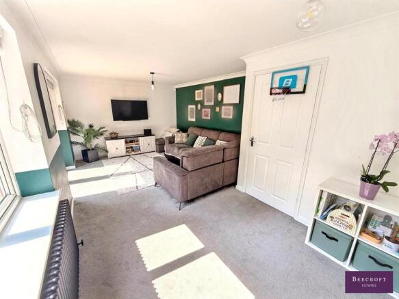 4 bed Detached for sale Image 11