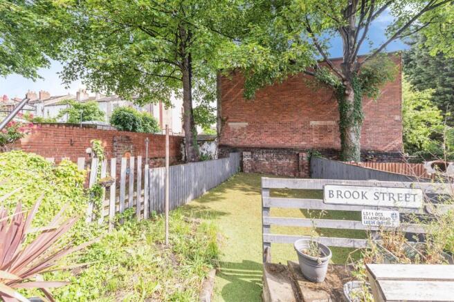 2 bed Terraced for sale Image 11