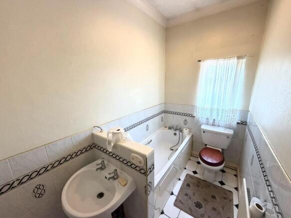 2 bed Terraced for sale Image 11