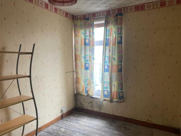 BEDROOM 2 (FRONT)