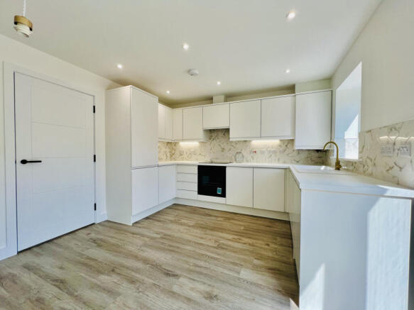 3 bed Town House for sale Image 9