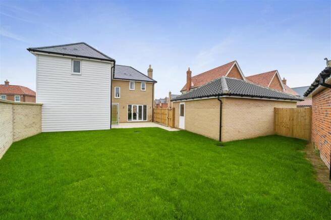 Lawford Green, Manningtree photo 4