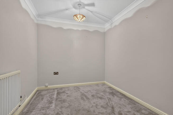 4 bed Town House for sale Image 6