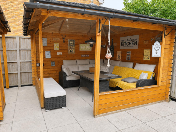 4 Rowan Close, Binley Woods