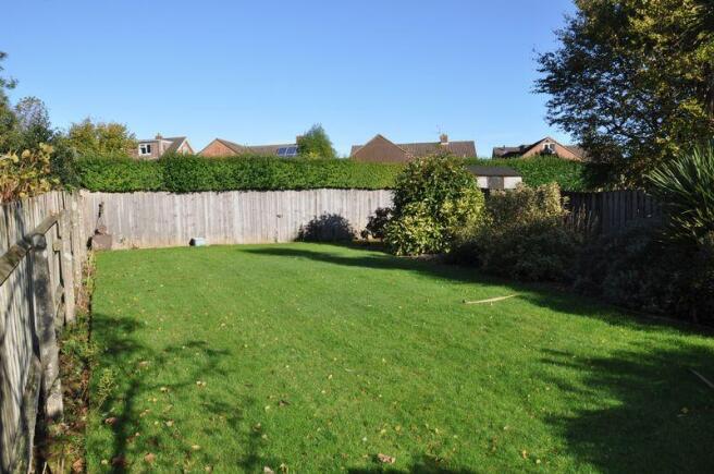 FAR GARDEN