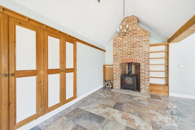 5 bed Detached for sale Image 10