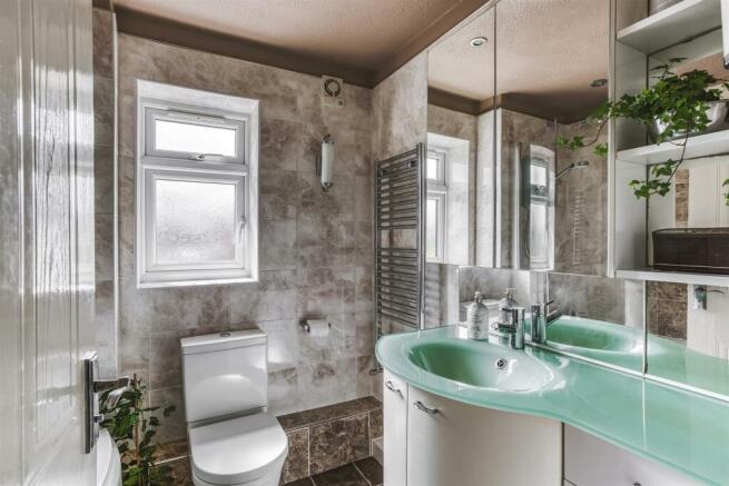 Fitted Family Bathroom