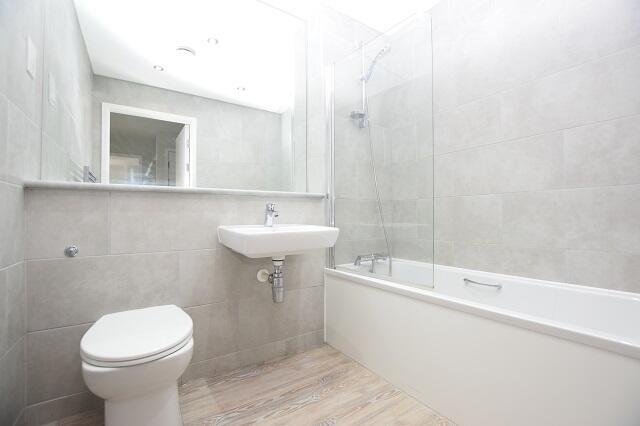 2 bed Apartment to rent Image 7