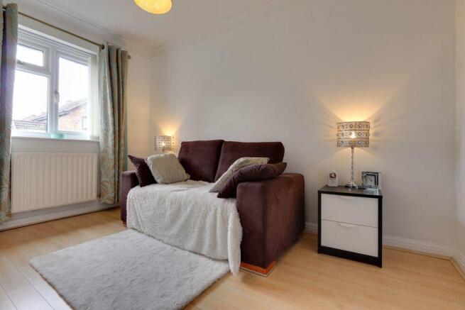 Study/bedroom 5