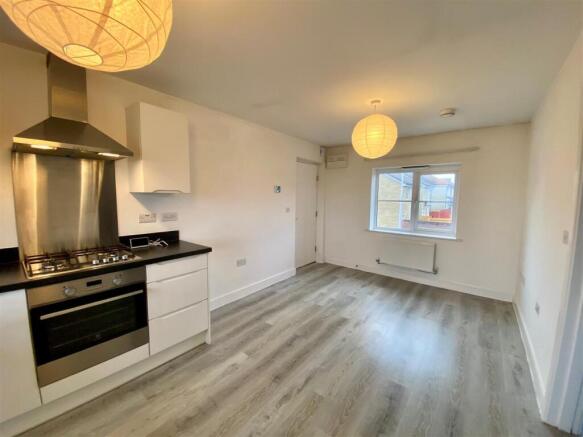 3 heolcambell kitchen 2.jpg