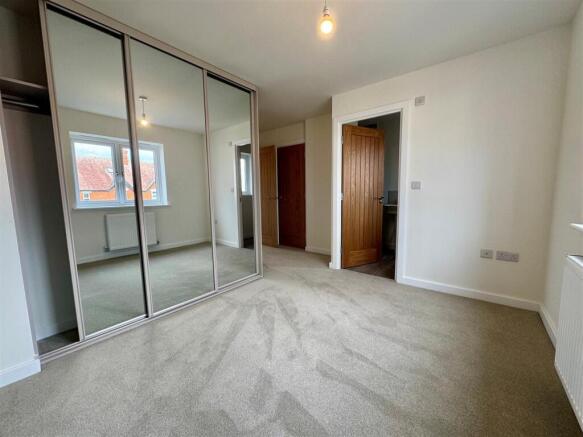 Bedroom 1a.jpg