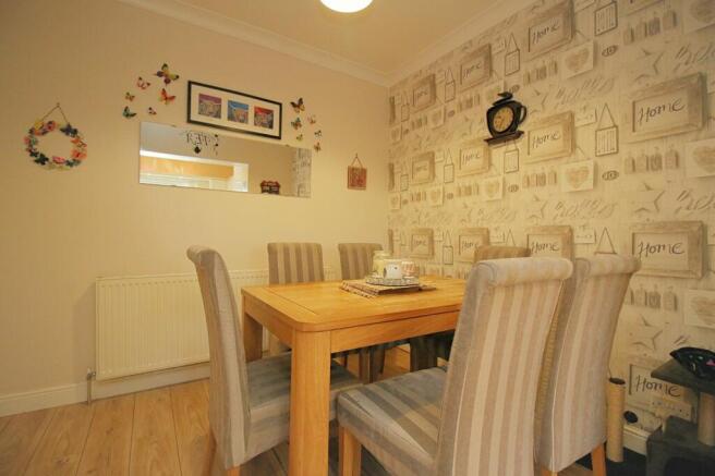 4 bed Semi-Detached for sale Image 6