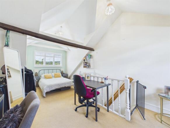 3 bed Terraced for sale Image 12