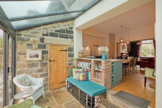 4 bed Terraced for sale Image 6