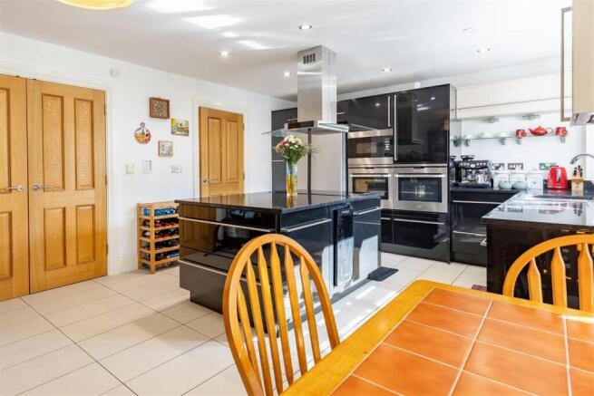 1 Kings wood  (17).jpg