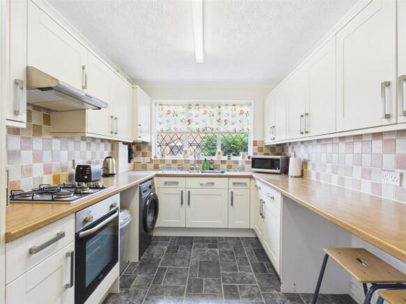 Kitchen: