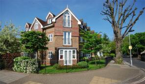 Flat 7, 40 Horbury Lodge, Holly Bush Lane, Hampton TW12 2QW