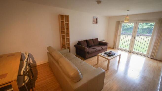 Lounge & dining area