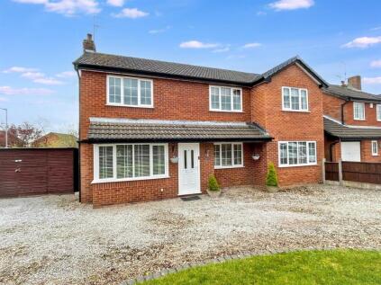 Bromsberrow Way, Meir Park, Stoke-On-Trent, ST3 7UE