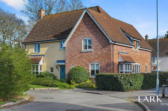 PT-LARK-32TheComb...