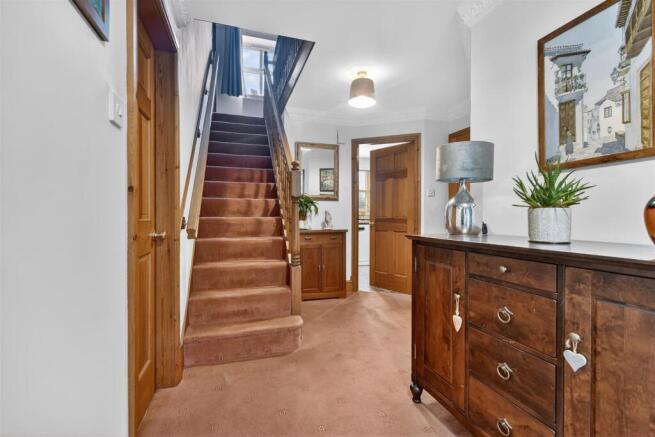 4 bed Detached for sale Image 6