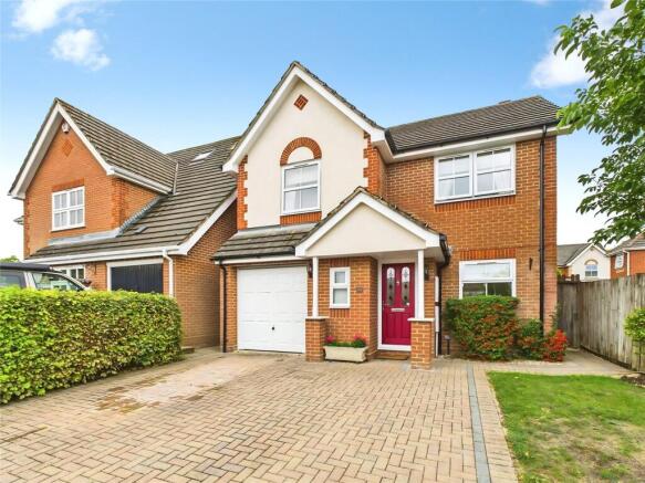 4-bed detached on Chatsworth Green, Hatch Warren, Basingstoke, Hampshire, RG22, £500,000