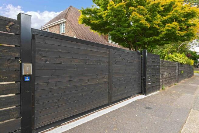 For Sale by Aspire Residential - Offington Lane